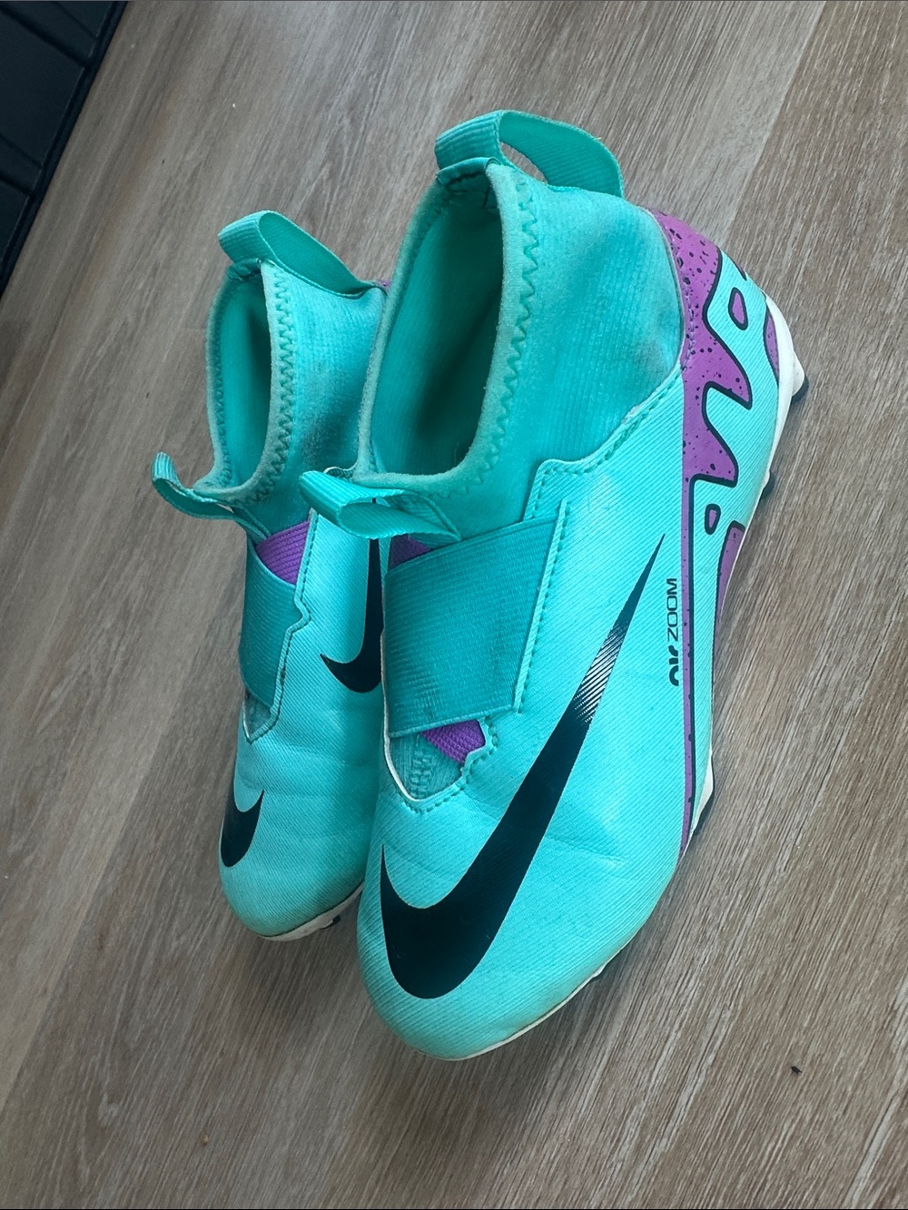 Nike Kids Turquoise & Purple Soccer Cleat Mercurial air zoom 1y